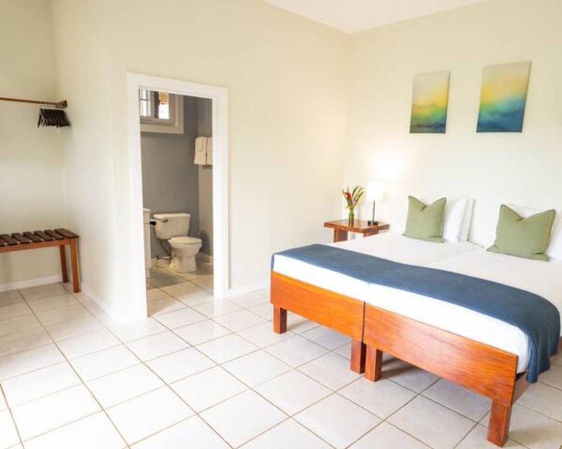 Casa Marlin Bed & Breakfast โบกัสทาวน์ ภายนอก รูปภาพ
